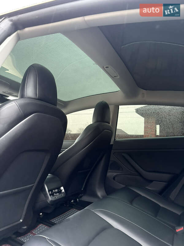 Седан Tesla Model 3 2019 в Коломые