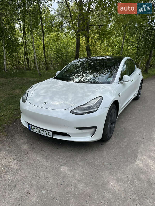 Седан Tesla Model 3 2020 в Житомире