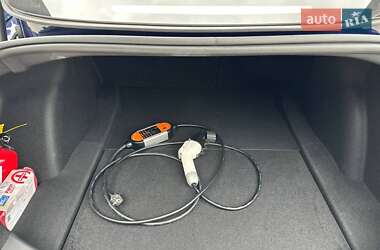 Седан Tesla Model 3 2023 в 