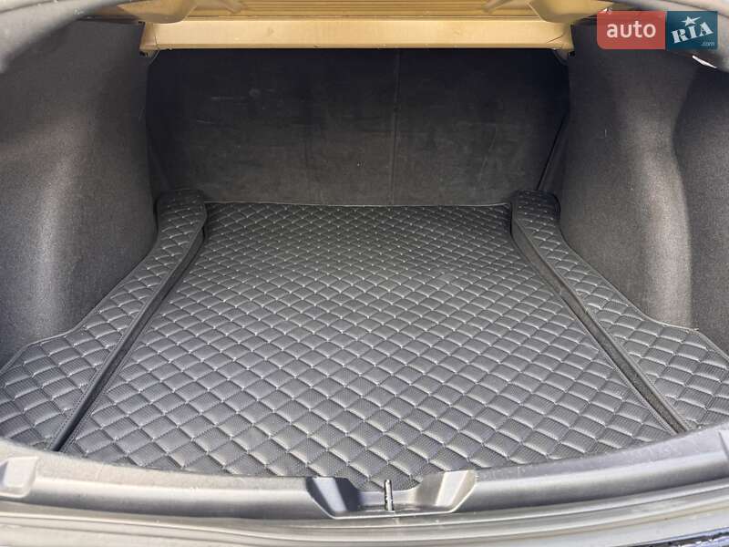 Седан Tesla Model 3 2019 в Виннице