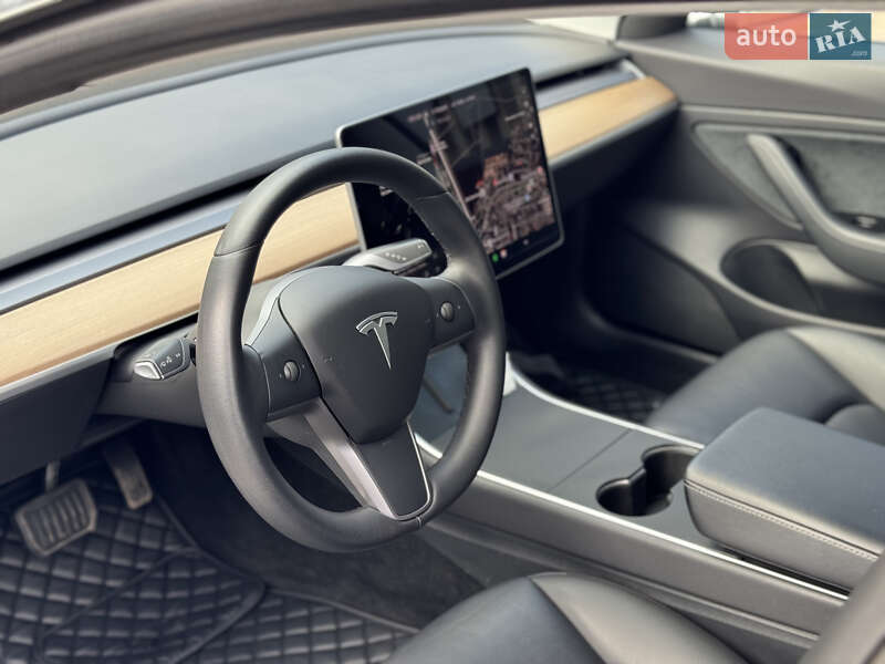 Седан Tesla Model 3 2019 в Виннице