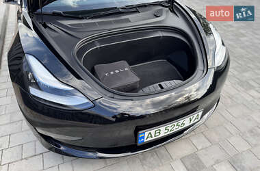 Седан Tesla Model 3 2019 в Виннице