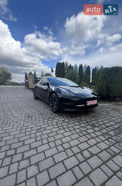 Седан Tesla Model 3 2022 в 