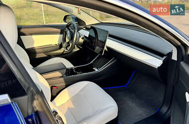 Седан Tesla Model 3 2018 в 