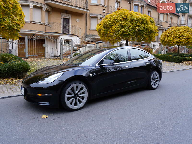 Седан Tesla Model 3 2019 в Києві