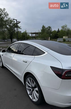 Седан Tesla Model 3 2020 в 