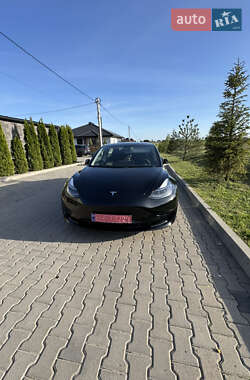 Седан Tesla Model 3 2020 в 