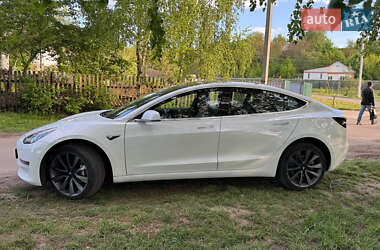 Седан Tesla Model 3 2020 в 