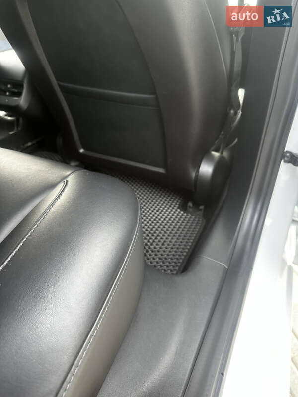 Седан Tesla Model 3 2020 в Кропивницькому фото 17 Седан Tesla Model 3 2020 в Кропивницькому