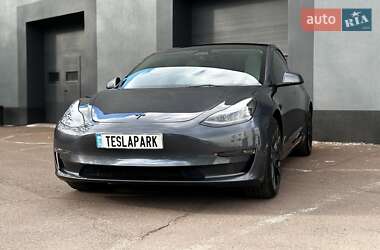 Седан Tesla Model 3 2023 в 