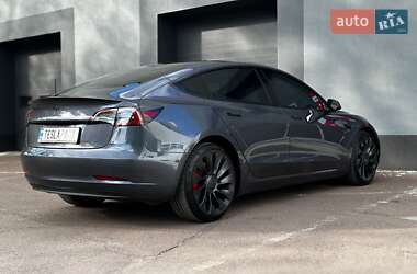 Седан Tesla Model 3 2023 в 