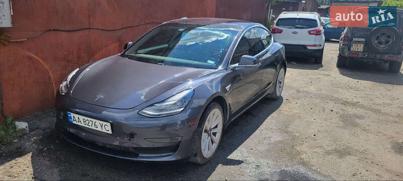 Седан Tesla Model 3 2018 в Києві