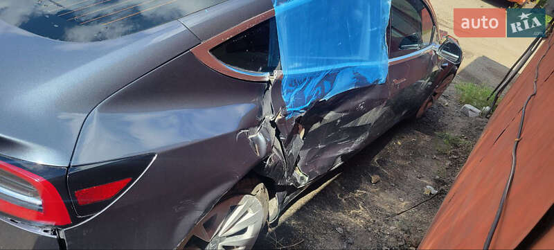 Седан Tesla Model 3 2018 в Києві