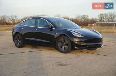 Седан Tesla Model 3 2018 в Киеве