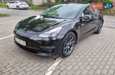 Седан Tesla Model 3 2021 в Львове