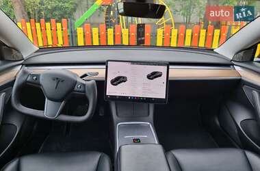 Седан Tesla Model 3 2021 в 