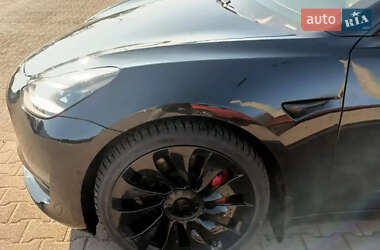 Седан Tesla Model 3 2021 в 