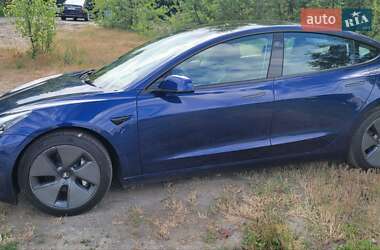 Седан Tesla Model 3 2023 в 