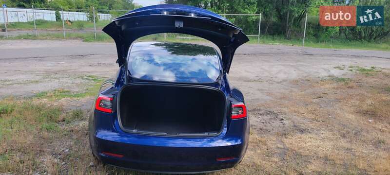 Седан Tesla Model 3 2023 в Киеве