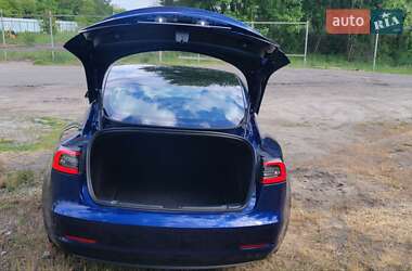Седан Tesla Model 3 2023 в 
