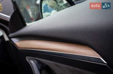 Седан Tesla Model 3 2022 в Львове
