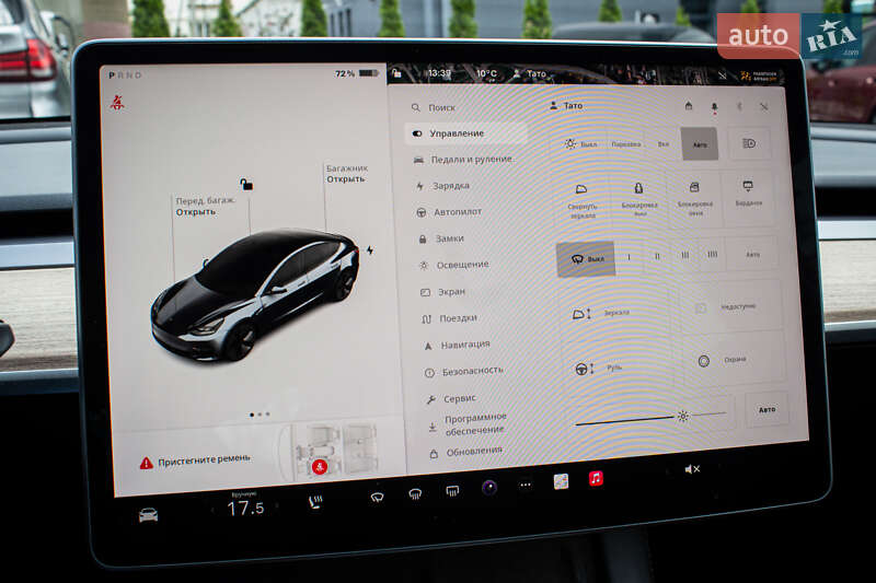 Седан Tesla Model 3 2022 в Львове
