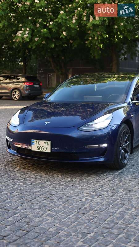 Седан Tesla Model 3 2019 в Дніпрі