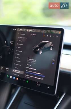 Седан Tesla Model 3 2019 в 