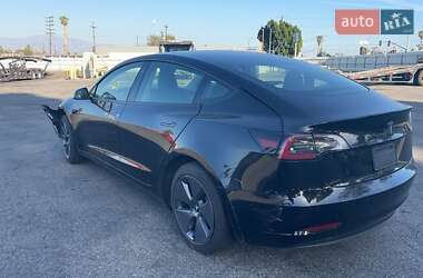 Седан Tesla Model 3 2022 в 
