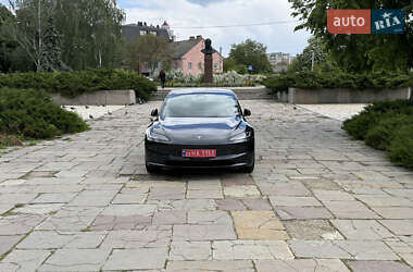 Седан Tesla Model 3 2024 в 
