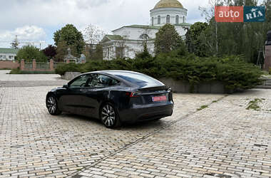 Седан Tesla Model 3 2024 в 