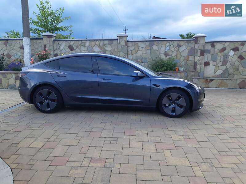 Tesla Model 3 2020