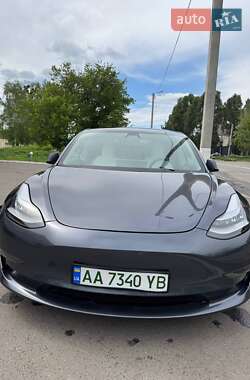 Седан Tesla Model 3 2020 в 
