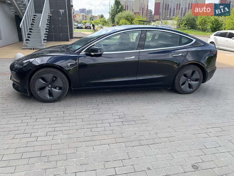 Седан Tesla Model 3 2019 в Киеве