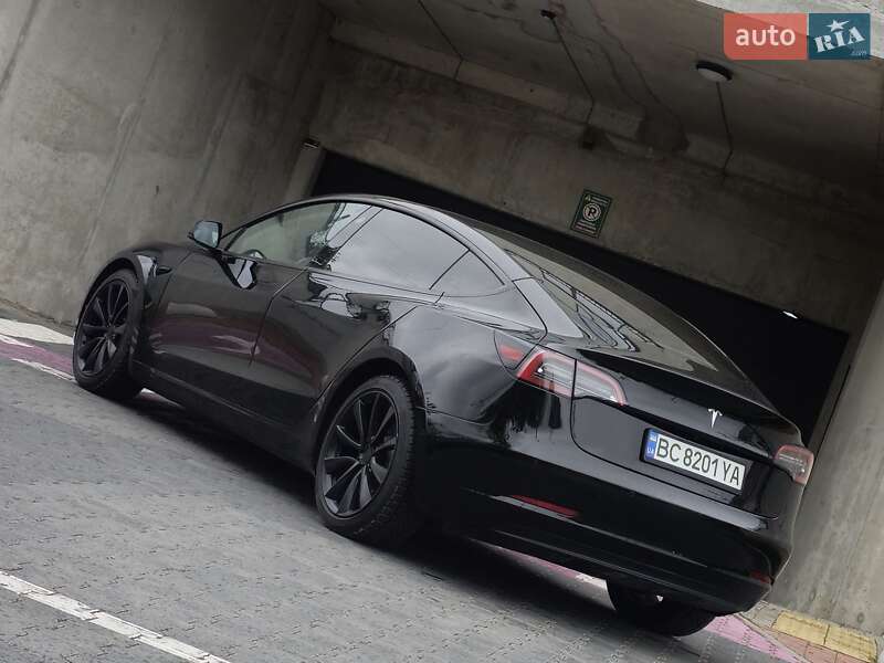 Tesla Model 3 2021