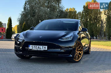 Седан Tesla Model 3 2018 в 
