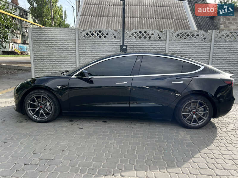 Tesla Model 3 2019