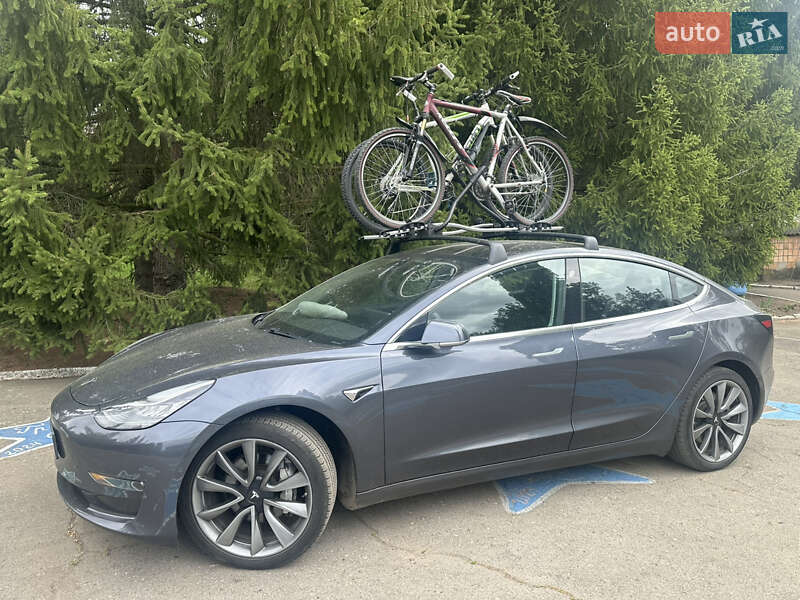 Седан Tesla Model 3 2018 в Києві