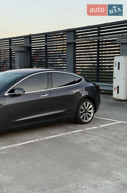 Седан Tesla Model 3 2018 в 