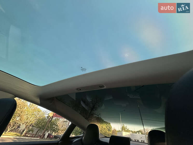 Седан Tesla Model 3 2018 в Одессе