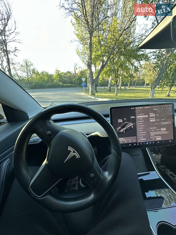 Седан Tesla Model 3 2018 в Одессе