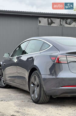 Седан Tesla Model 3 2019 в 