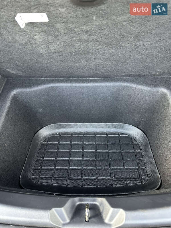 Седан Tesla Model 3 2023 в Коростені фото 26 Седан Tesla Model 3 2023 в Коростені