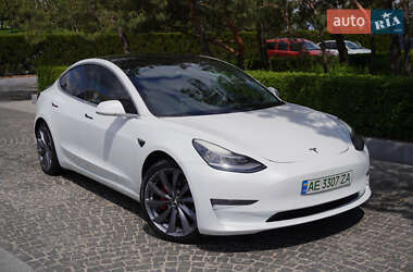 Седан Tesla Model 3 2018 в Днепре