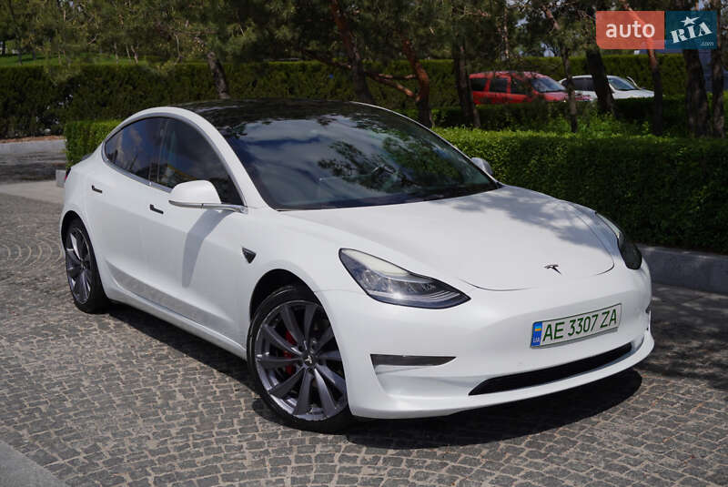 Tesla Model 3 2018