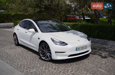 Седан Tesla Model 3 2018 в 