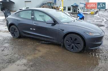 Седан Tesla Model 3 2024 в 
