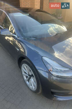 Седан Tesla Model 3 2019 в 