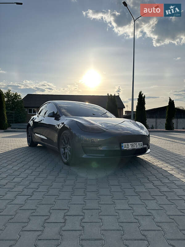 Седан Tesla Model 3 2022 в Вінниці