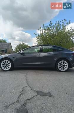 Седан Tesla Model 3 2022 в 